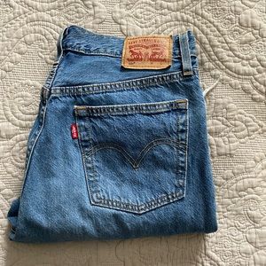 Levi Jeans (high rise)
